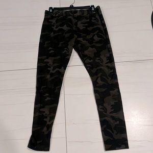 Army print leggings